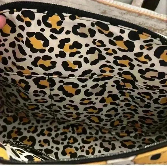 Vera Bradley 'Go Wild' Caroline Shoulder Bag Purse Black Yellow Animal Print - Picture 3 of 15